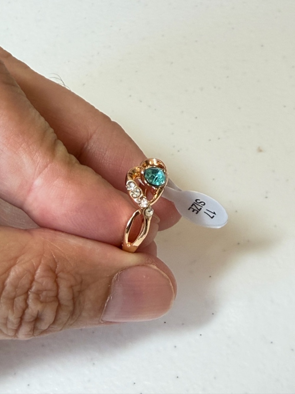 Elegant Gold and Blue Stone Ring. - Picture 6 of 7